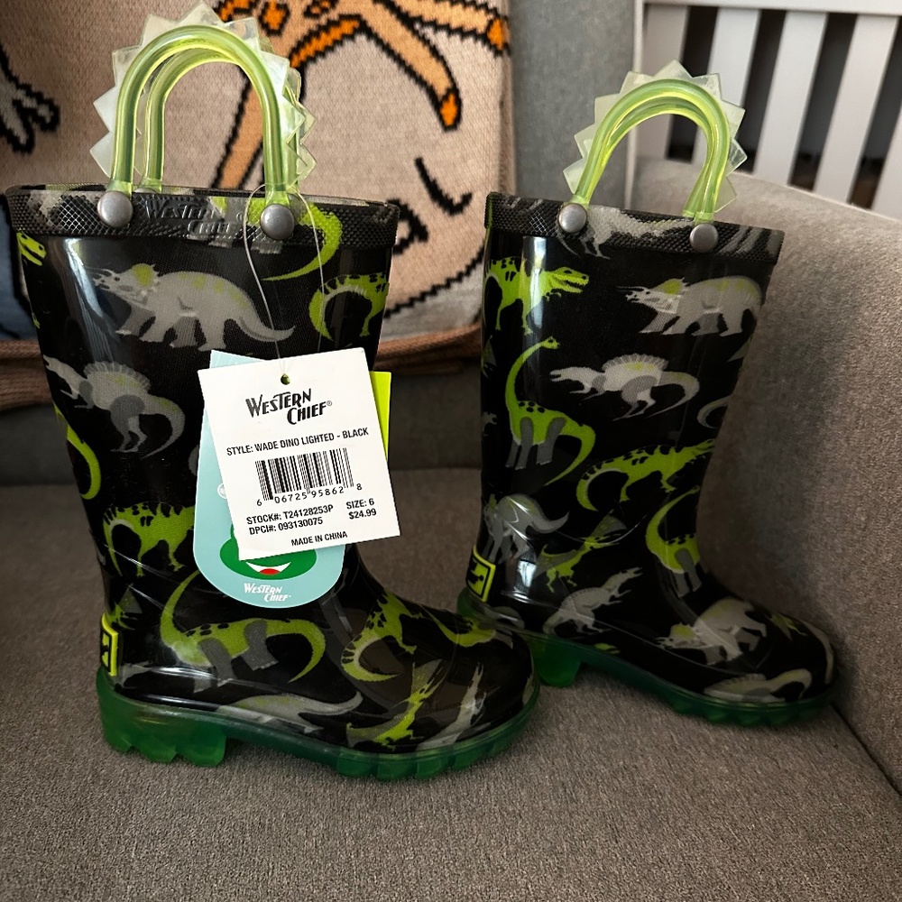 Children’s Rainboots, brand new